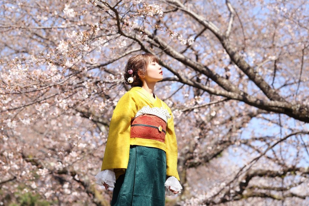 SINGING COSPLAYER HIKARI RELEASED THE 10TH ANNIVERSARY REMIX OF “YUME TO HAZAKURA”